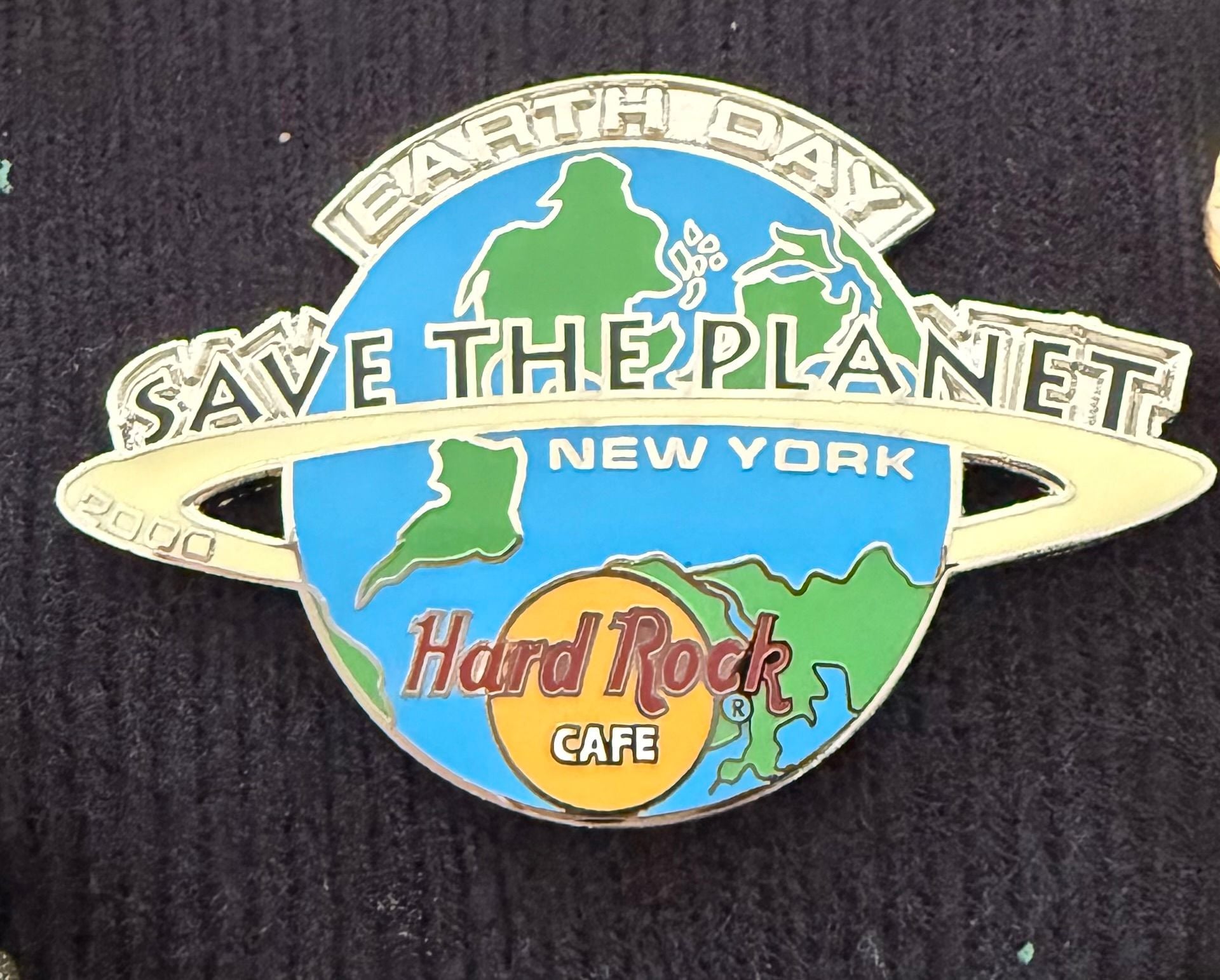 Hard Rock Cafe Earth Day Save The Planet New York 2000 Pin 1