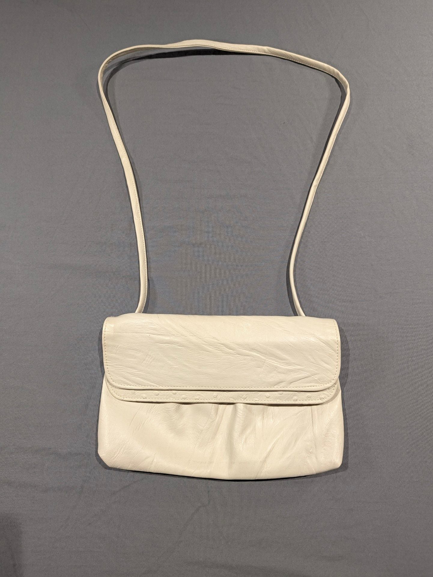 Hasi Hato White Ostrich Embossed Leather Vintage Crossbody Bag 5