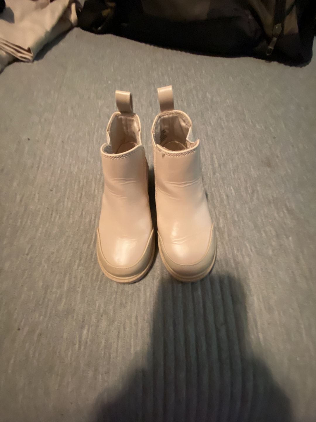 Old Navy Chelsea Boots Size 5 Cream Toddler Ankle Boots 2
