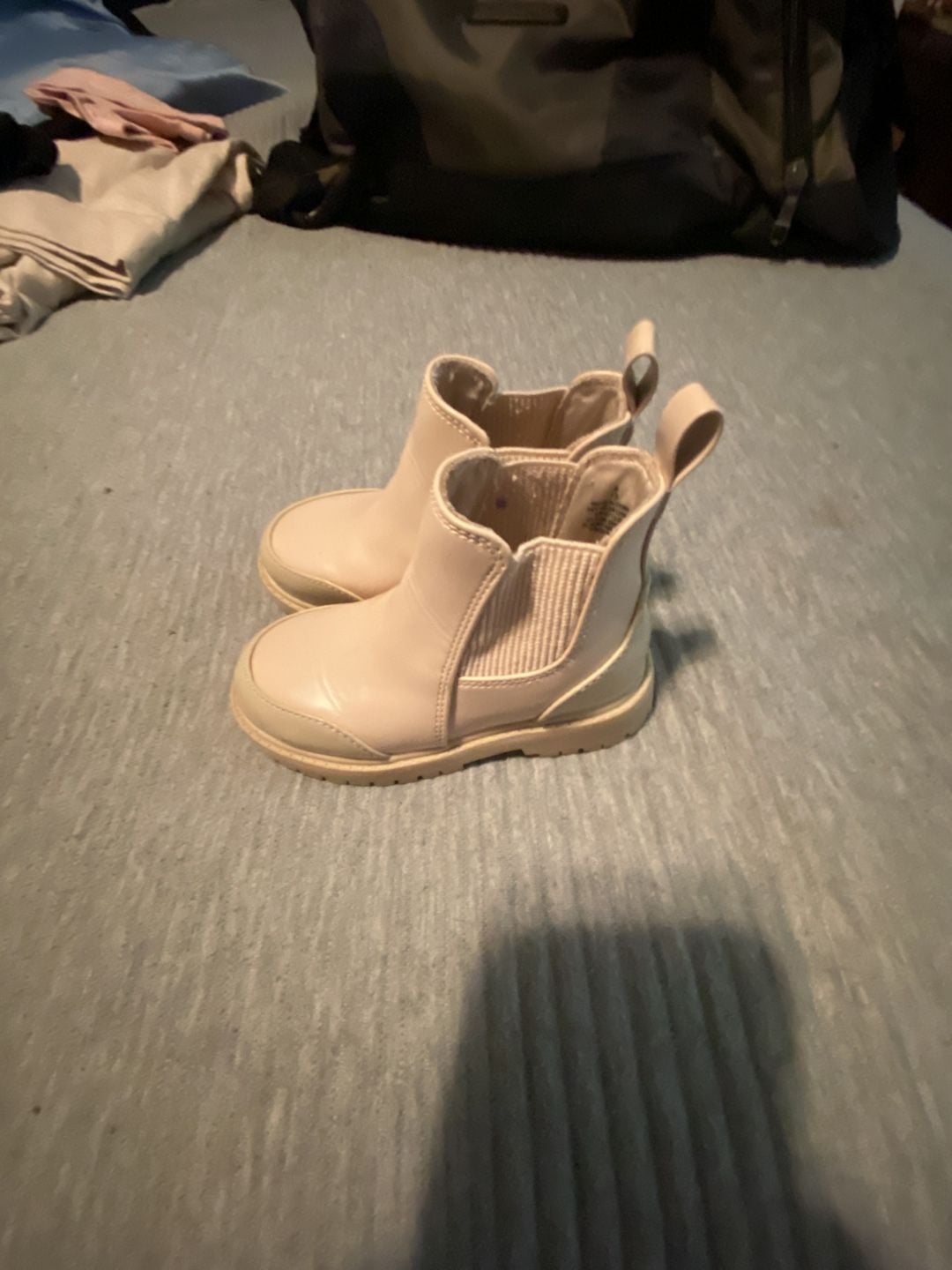 Old Navy Chelsea Boots Size 5 Cream Toddler Ankle Boots 3