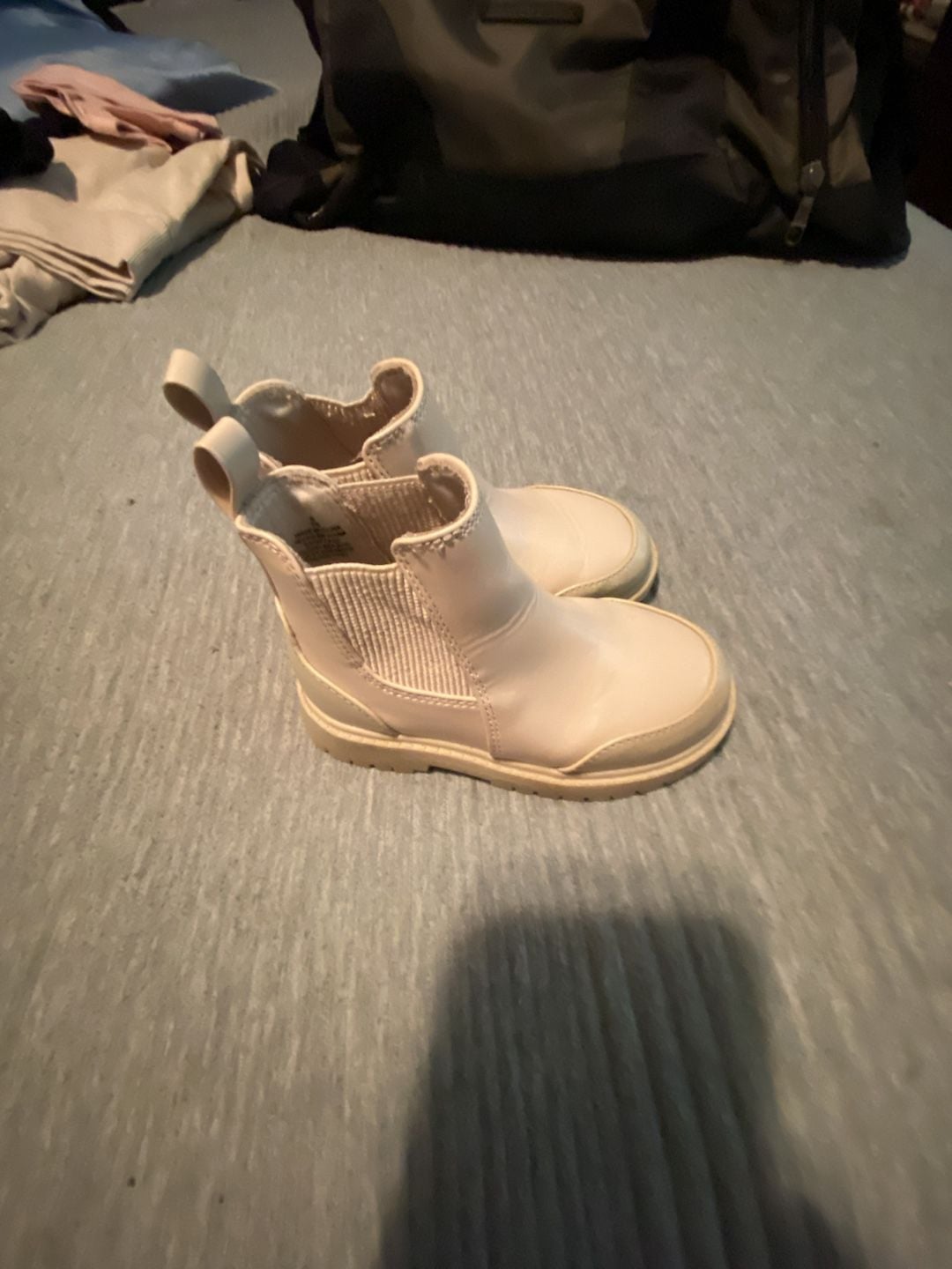 Old Navy Chelsea Boots Size 5 Cream Toddler Ankle Boots 4
