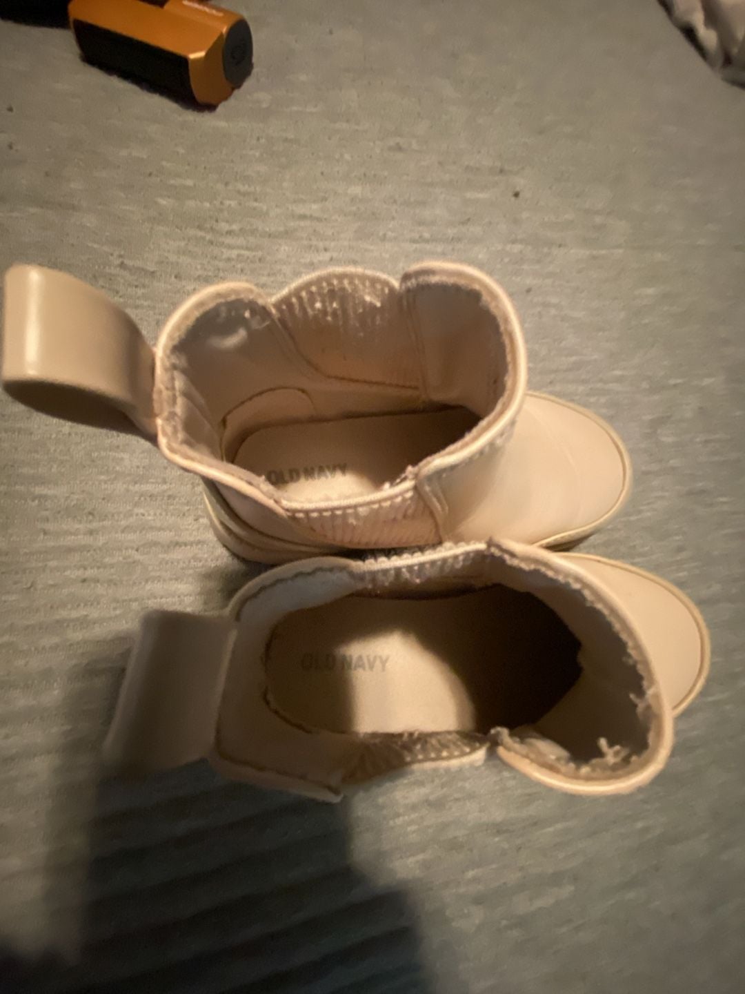 Old Navy Chelsea Boots Size 5 Cream Toddler Ankle Boots 6