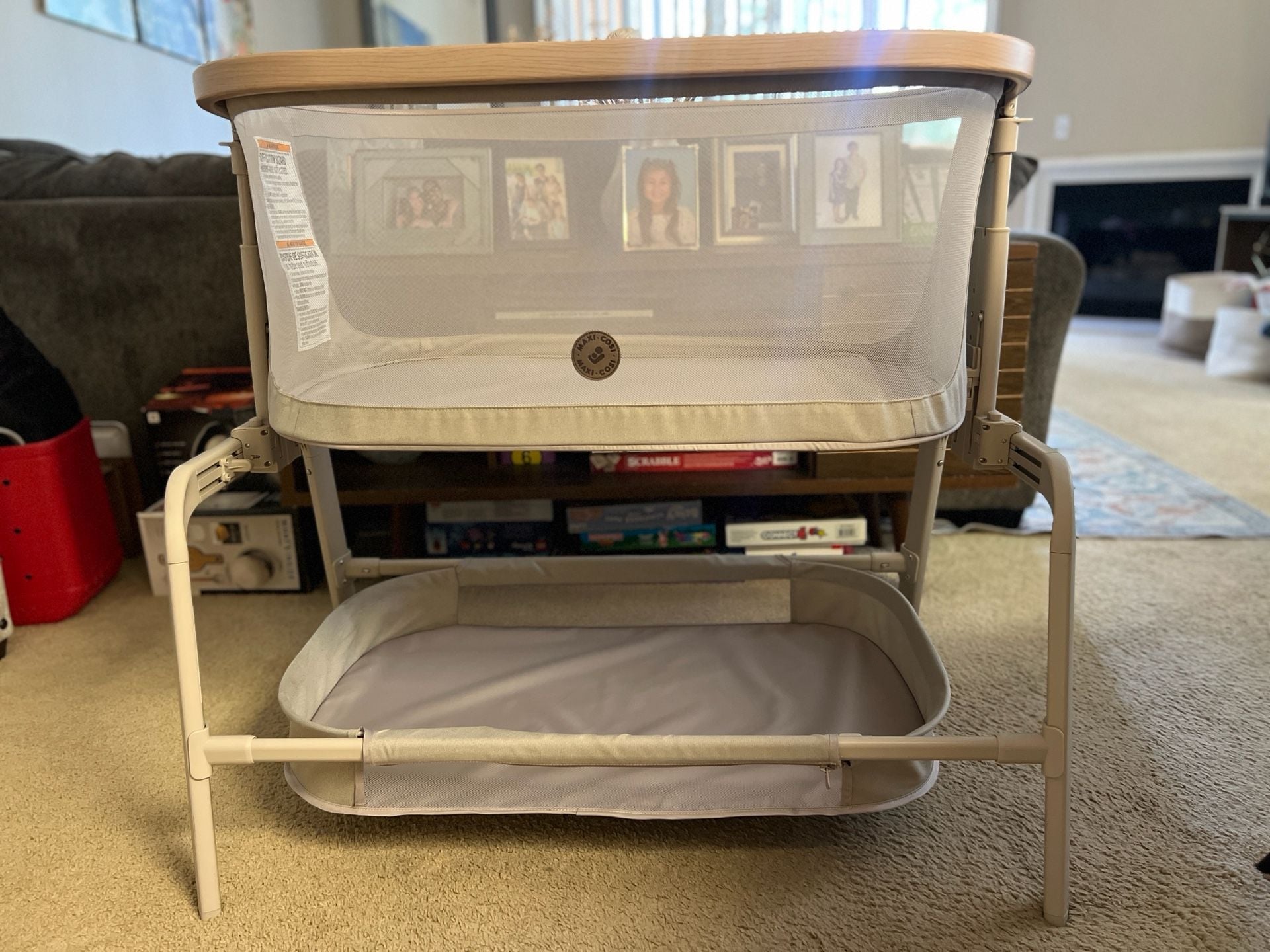 Maxi-Cosi Iora Bedside Bassinet Essential Beige 1