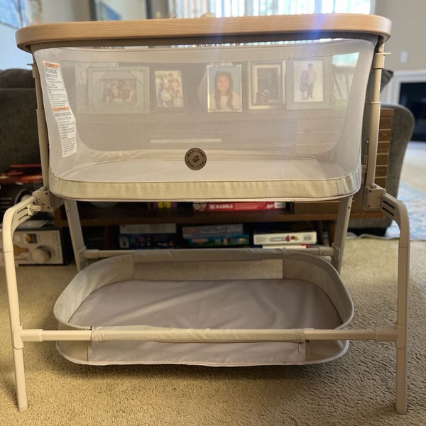 Maxi-Cosi Iora Bedside Bassinet Essential Beige