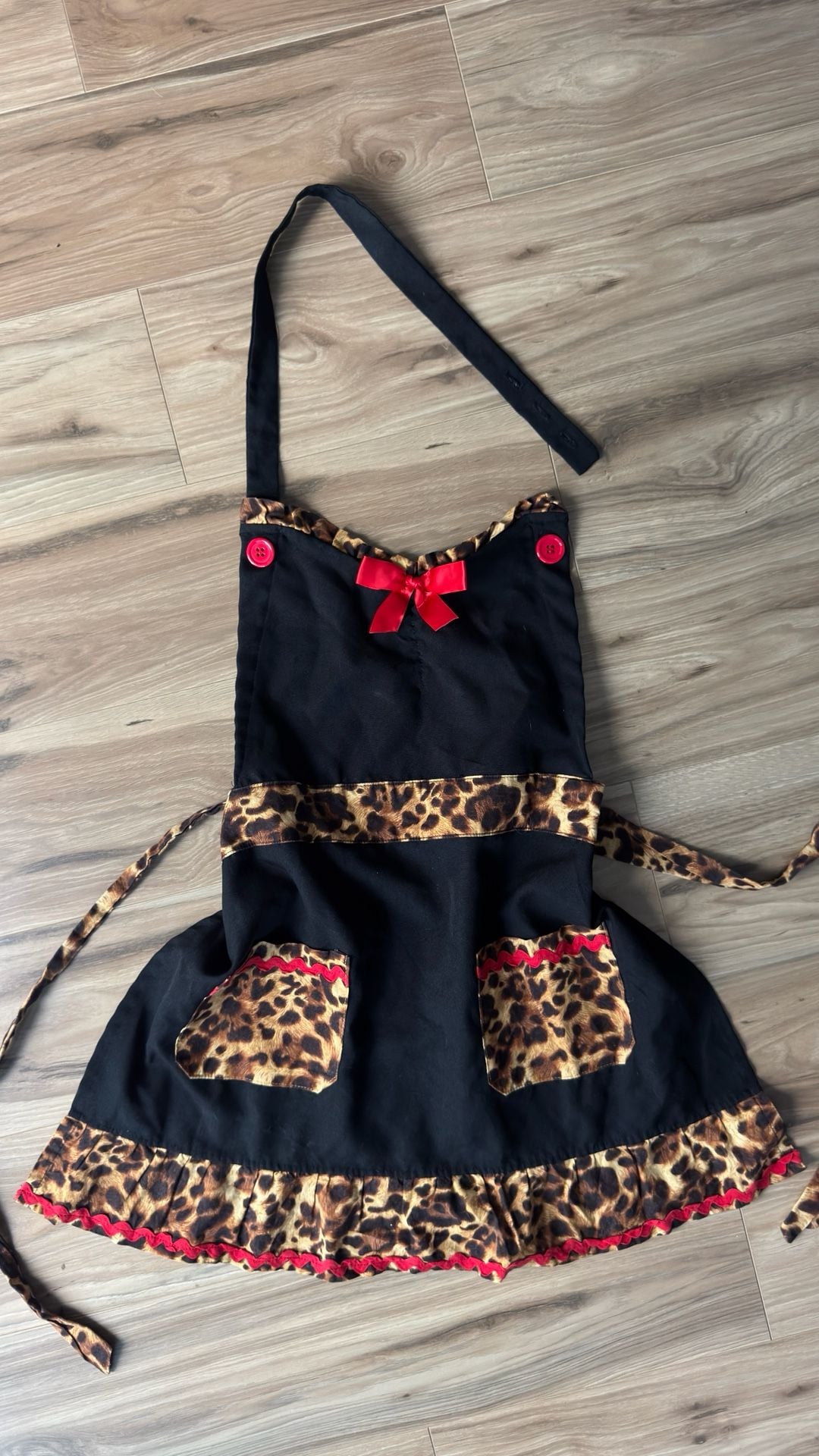 Black Leopard Apron With Red Bow 1