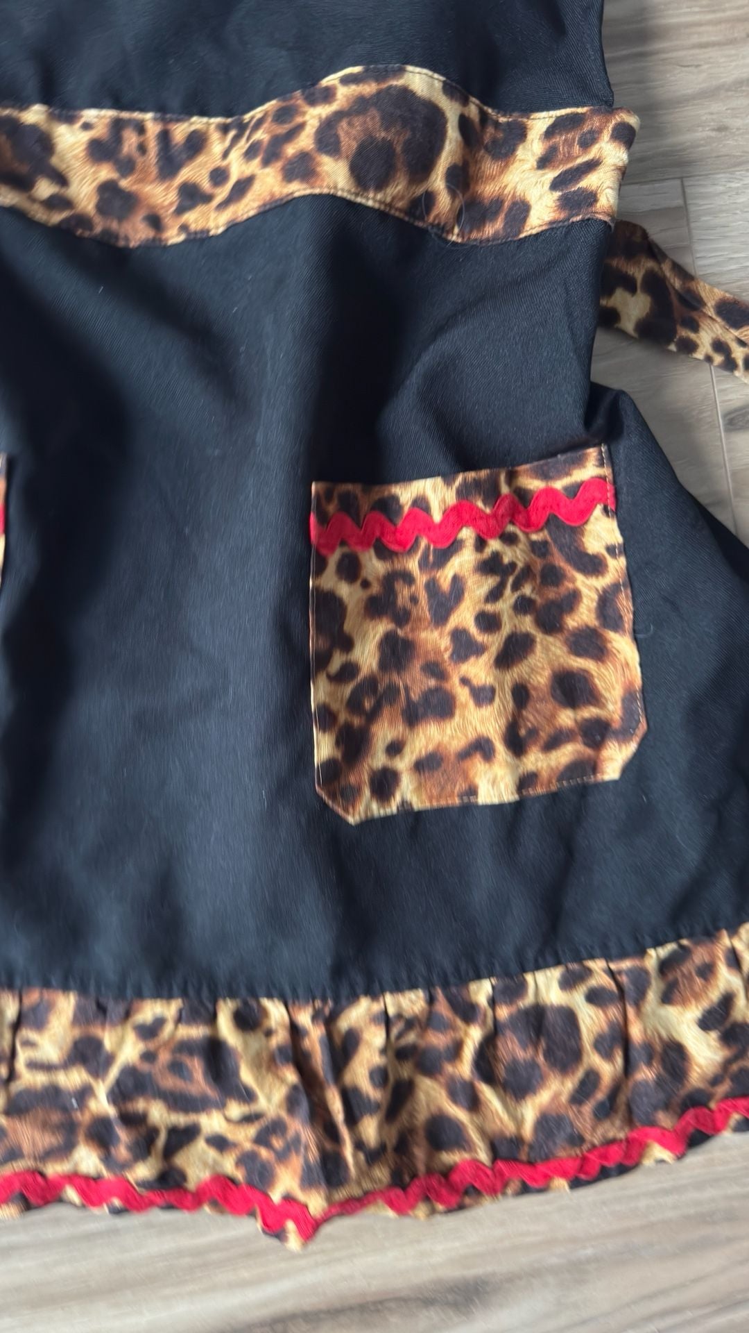 Black Leopard Apron With Red Bow 2