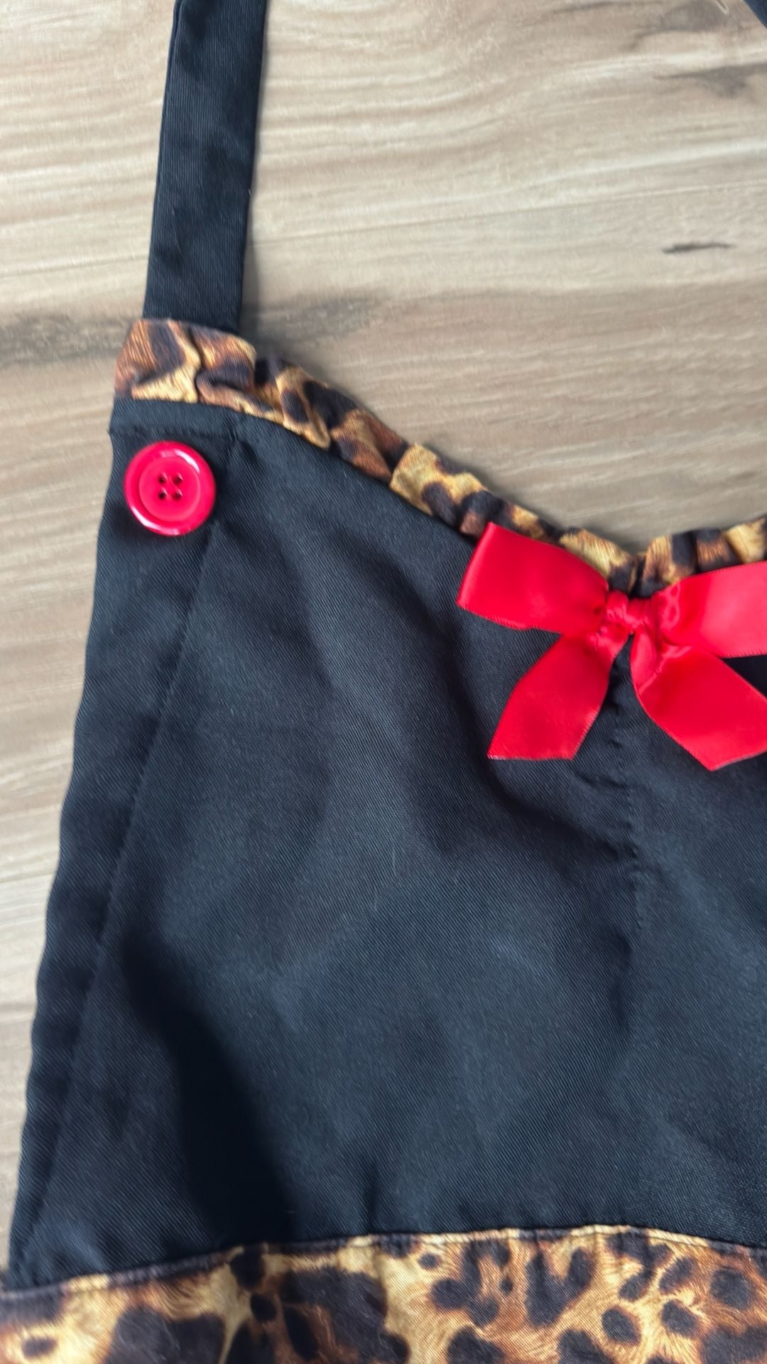 Black Leopard Apron With Red Bow 3