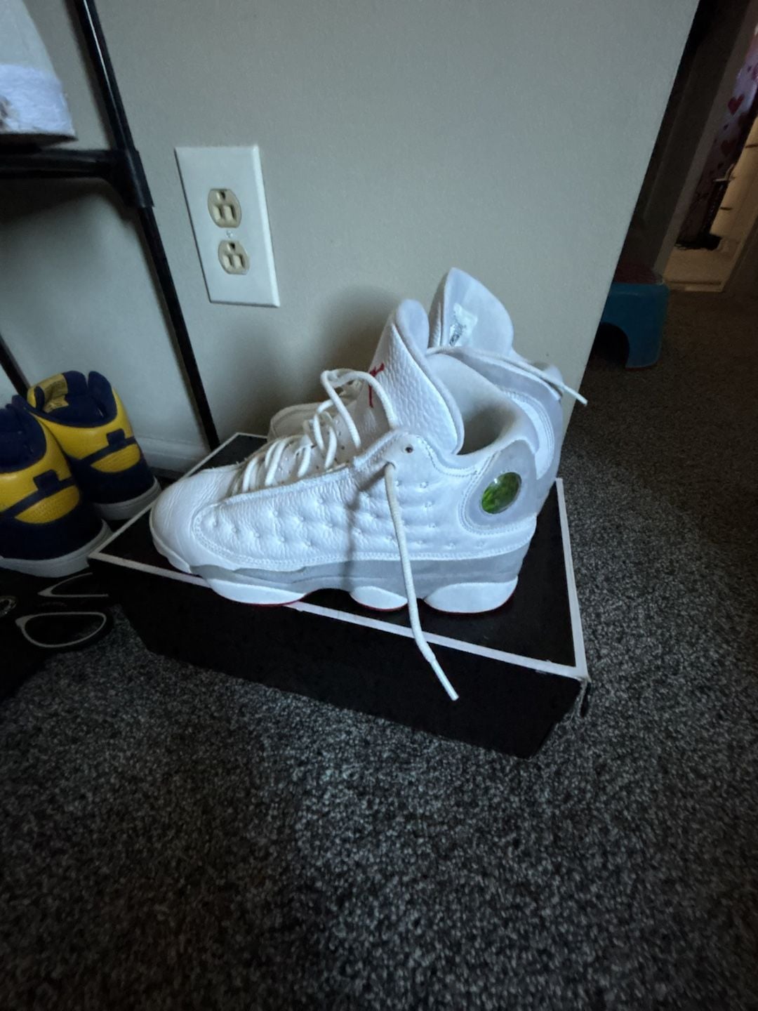 Jordan Air Jordan 13 Retro GS Size 6.5Y White Wolf Grey 2