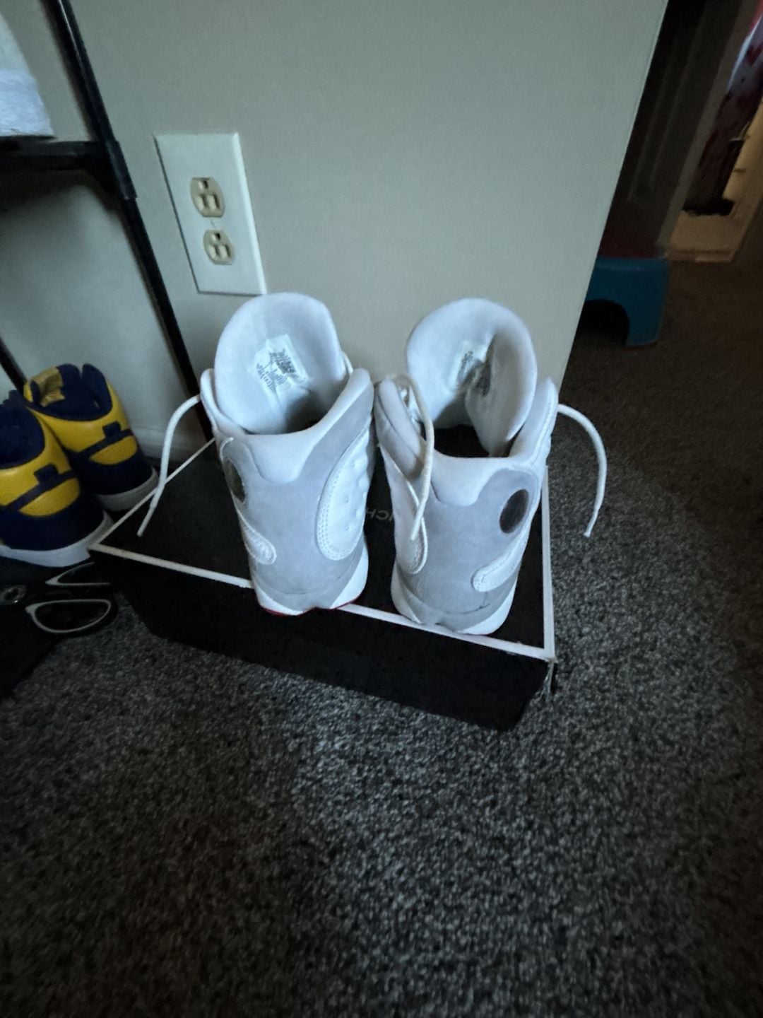 Jordan Air Jordan 13 Retro GS Size 6.5Y White Wolf Grey 3