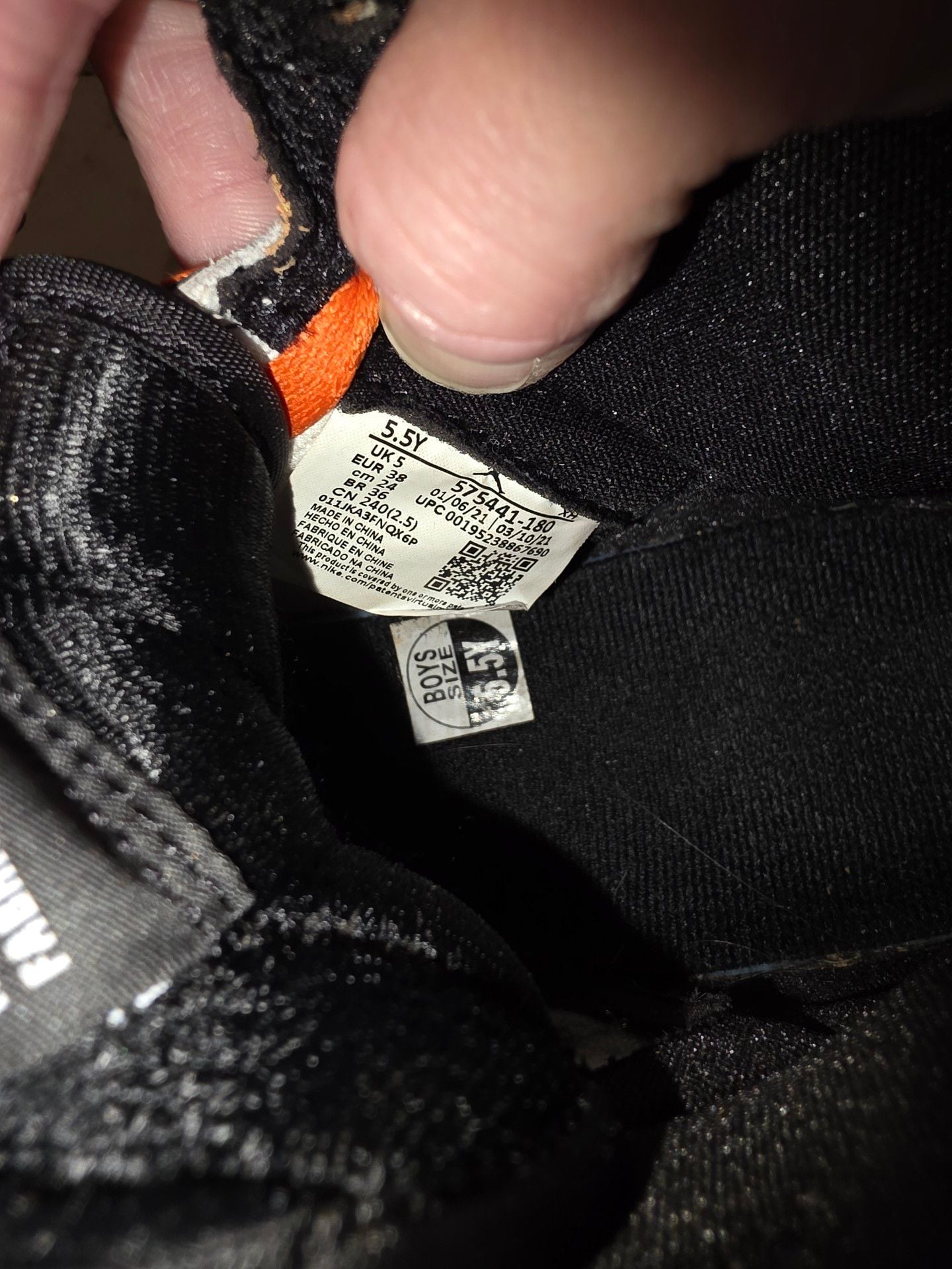 Air Jordan 1 Retro High OG "Electro Orange"  8