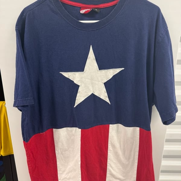 Marvel Captain America Stars and Stripes Cut and Sew T-Shirt XL
