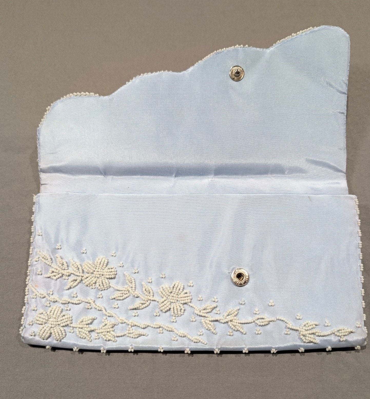 Vintage Hand Made in Hong Kong Light Blue Beaded Floral Evening Clutch Purse 3