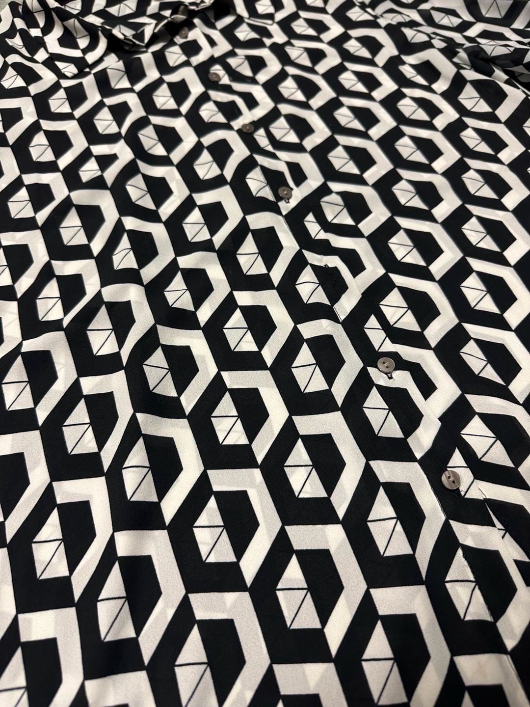 Rose & Olive Geometric Blouse Size 1X Black White Button Front 3