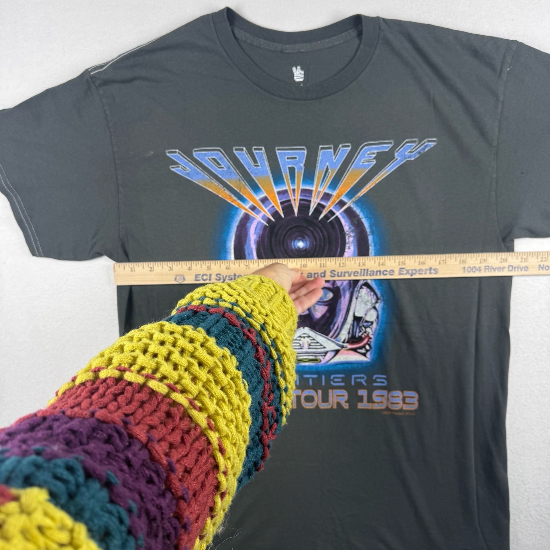 Junk Food Journey Frontiers World Tour 1983 T-Shirt Size M Gray Band Tee 7