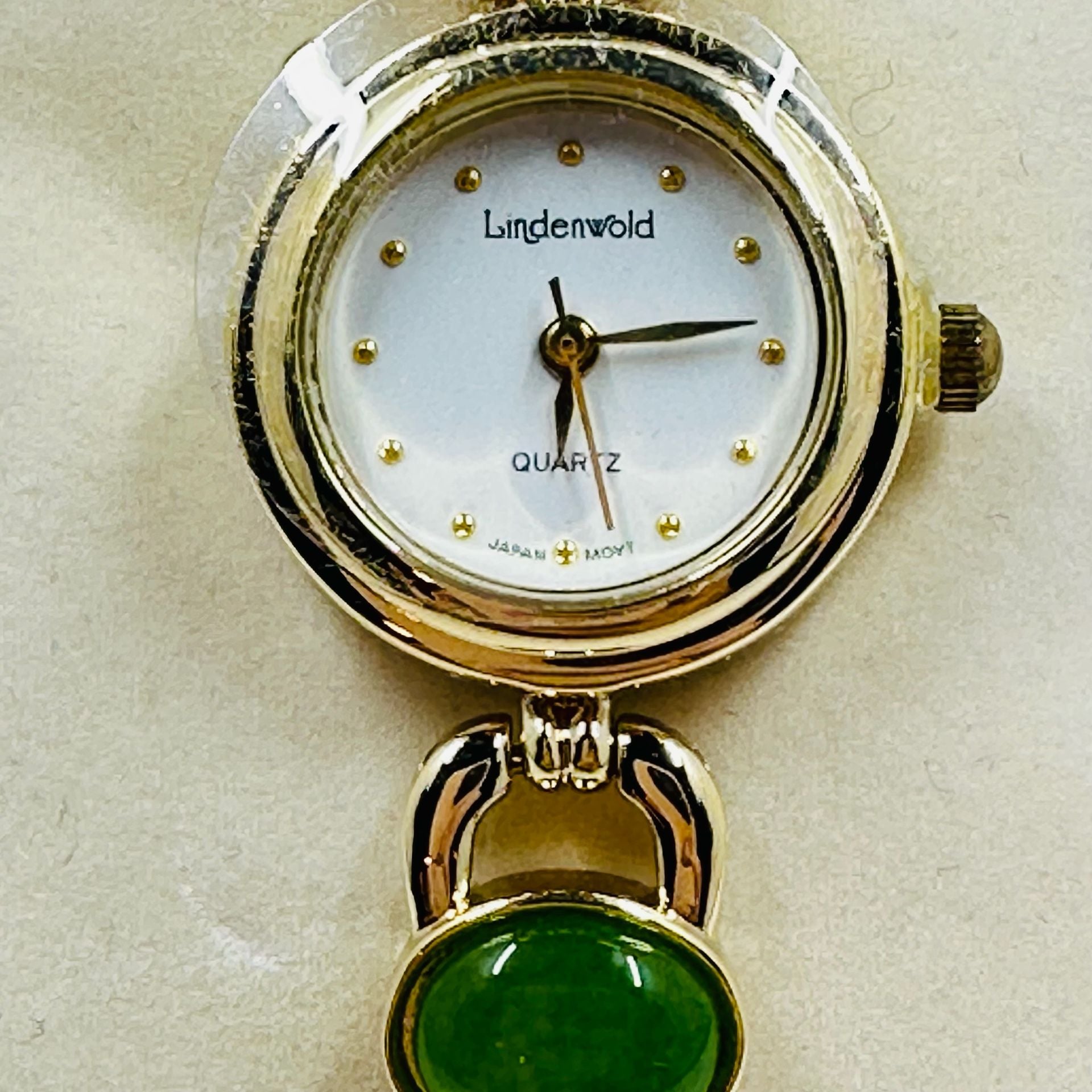 Vintage Lindenwold Green Cabochon Gold Tone Quartz Watch Original Box 3