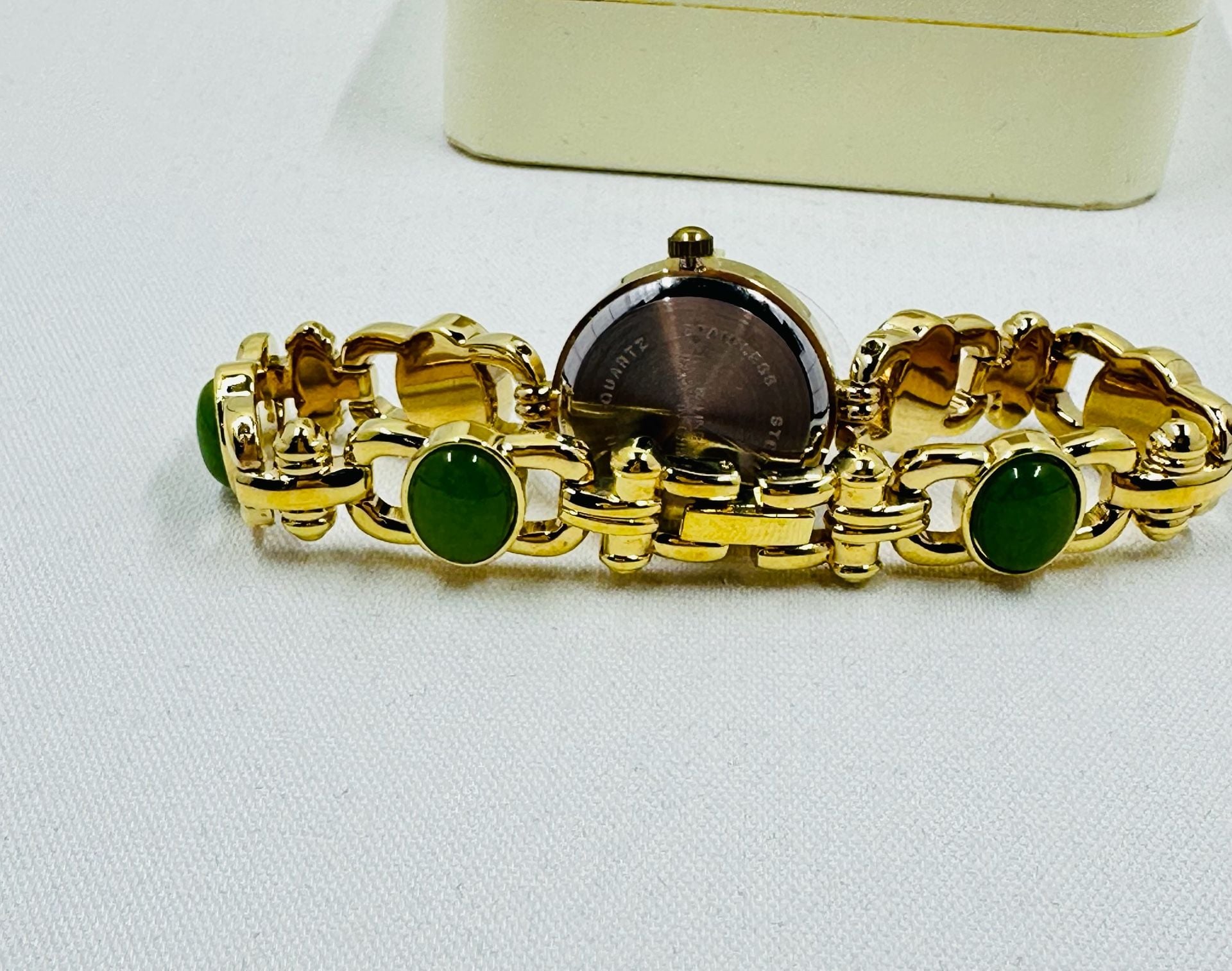Vintage Lindenwold Green Cabochon Gold Tone Quartz Watch Original Box 6