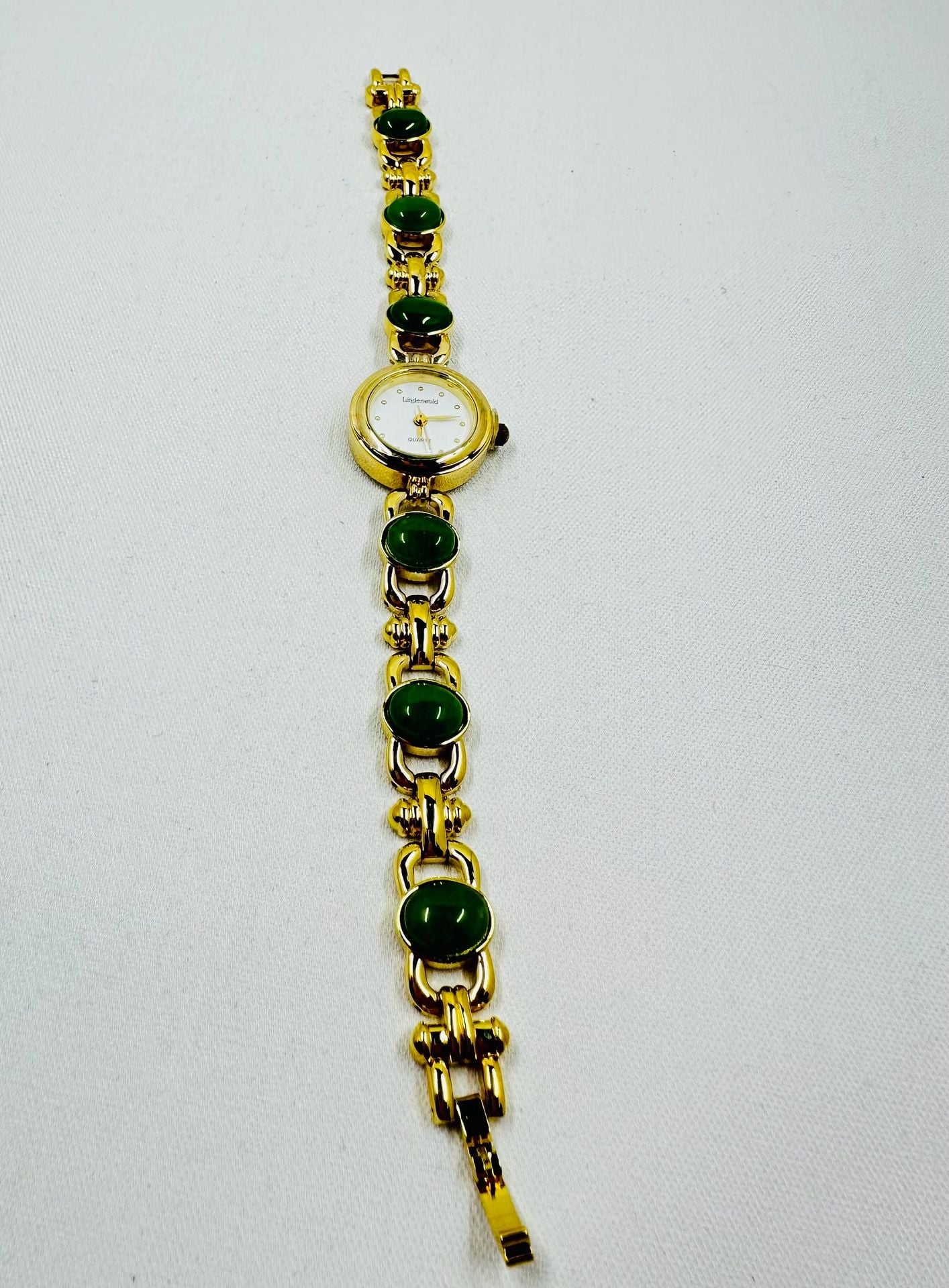 Vintage Lindenwold Green Cabochon Gold Tone Quartz Watch Original Box 9