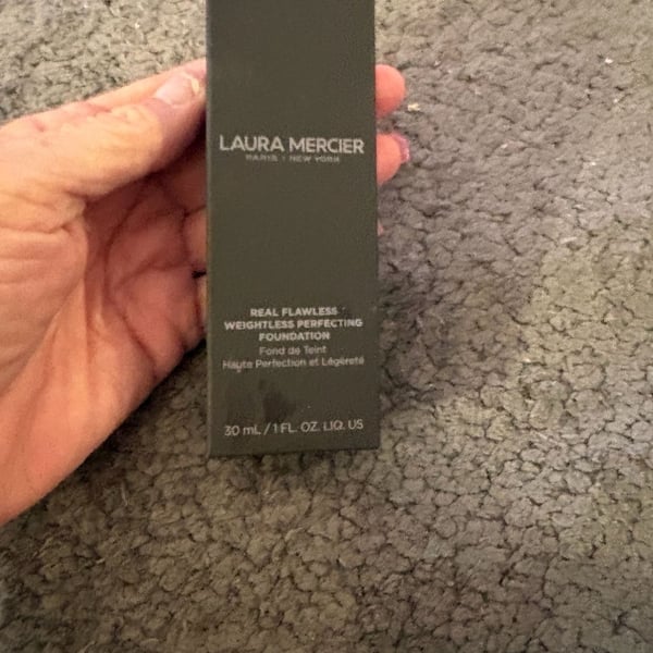 Laura Mercier Real Flawless Foundation 2N1 Cashew 1 fl oz