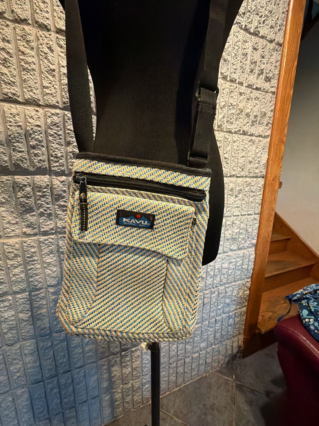 Kavu Keeper Crossbody Bag Blue Yellow Woven 2