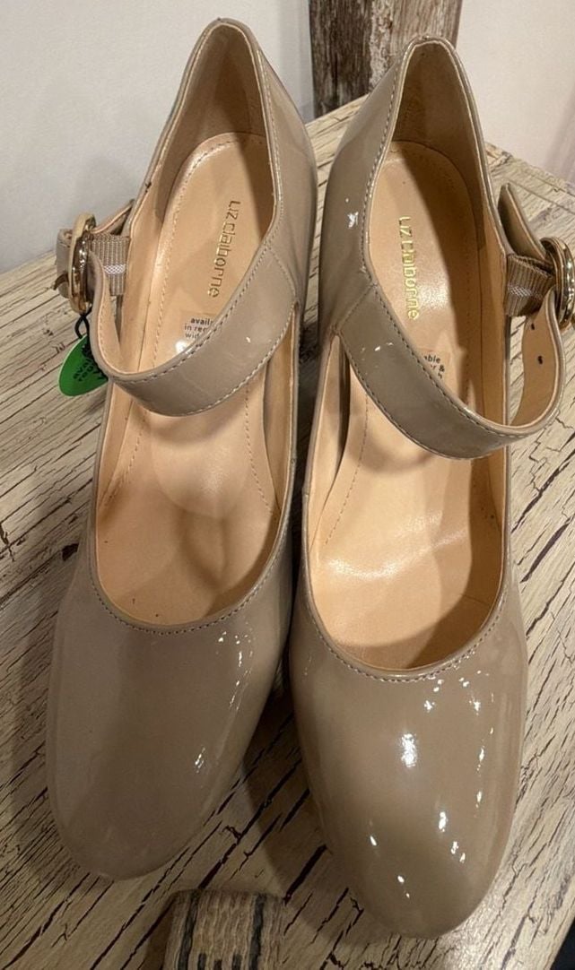 Liz Claiborne Mary Jane Heels
Nude
Patent Leather Block Heel
Shiny, Dressy, Formal, Chunky 3