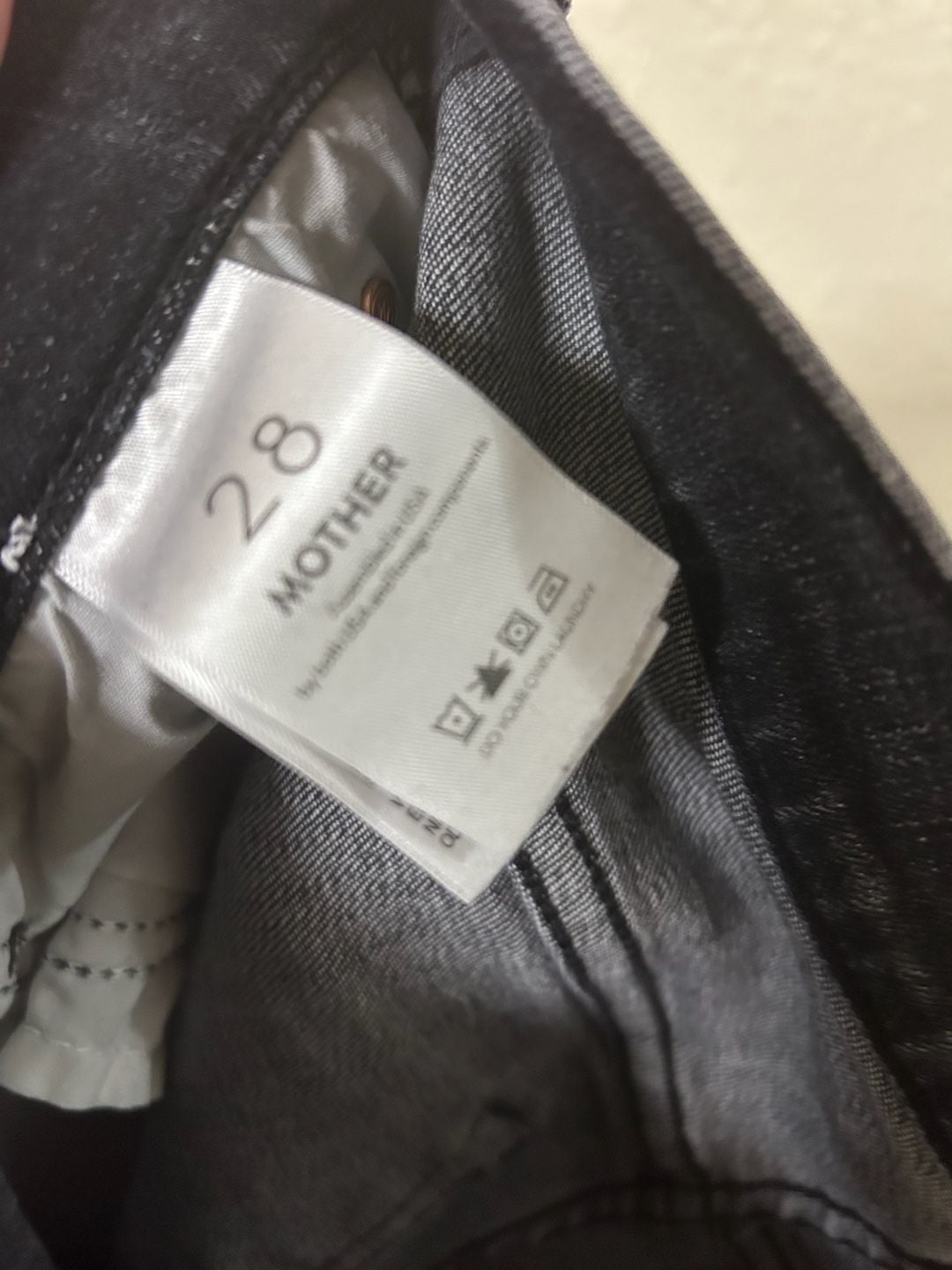 MOTHER The Looker Skinny Jeans Size 28 Black Washed Denim Raw Hem 3