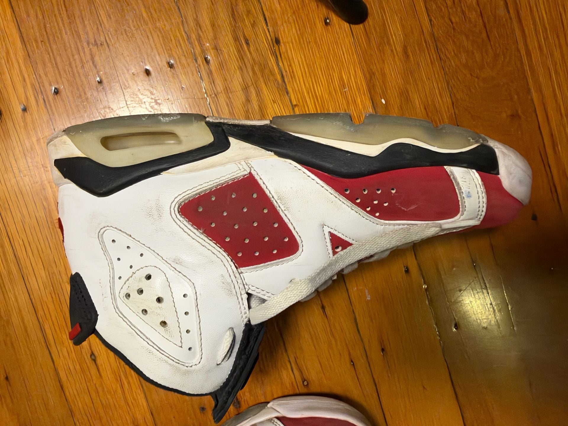 Jordan Air Jordan 6 Retro Size 6.5Y Carmine White Red 9
