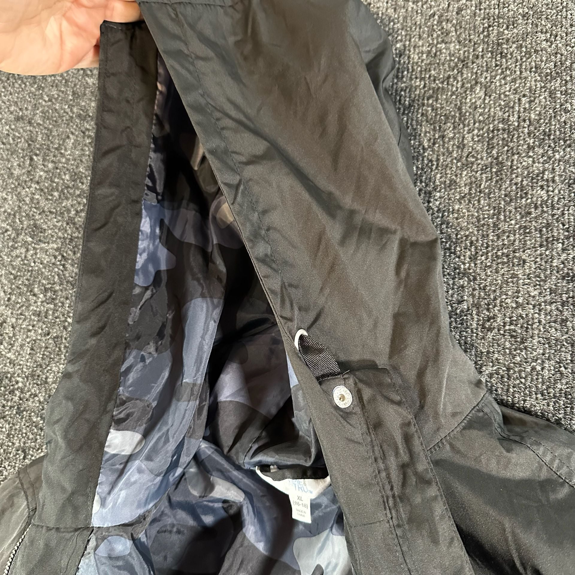 Time and Tru Anorak Jacket Size XL 16-18 Black Camo Lining Hooded Raincoat 9