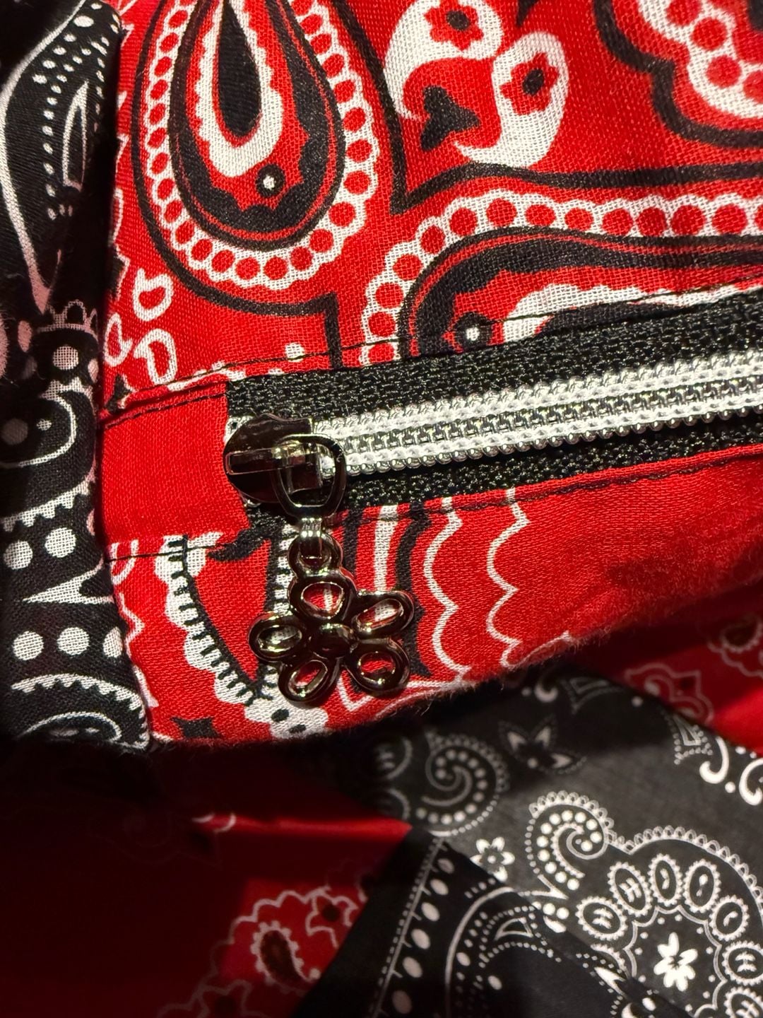 Handmade custom Quilted Tote Bag Red Black White Rose Bandana Print 18x14 1/2 7