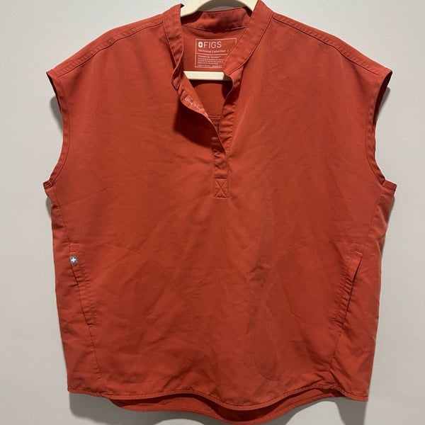 FIGS Rafaela Technical Collection Size M Rust Orange Scrub Top