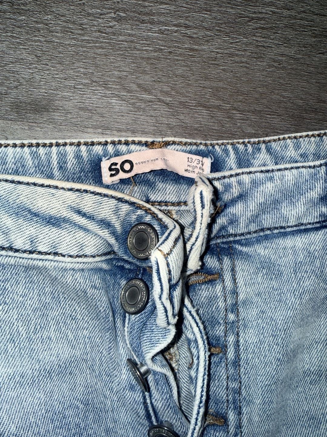 SO High Rise Mom Jeans Size 13/31 Light Wash Denim Button Fly 2