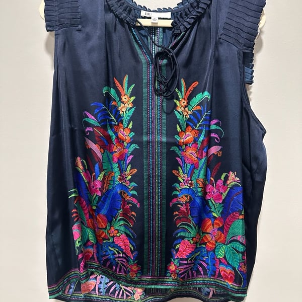 DR2 Blouse Size XL Navy Blue Floral Embroidered Tie Neck Tank Top