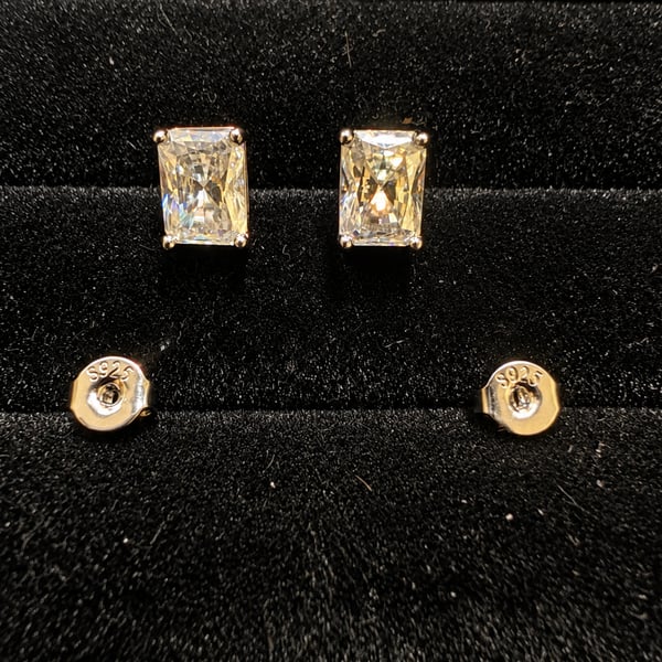 GRA Moissanite Radiant Stud Earrings 1.0ct 5x7mm S925 Silver D Color