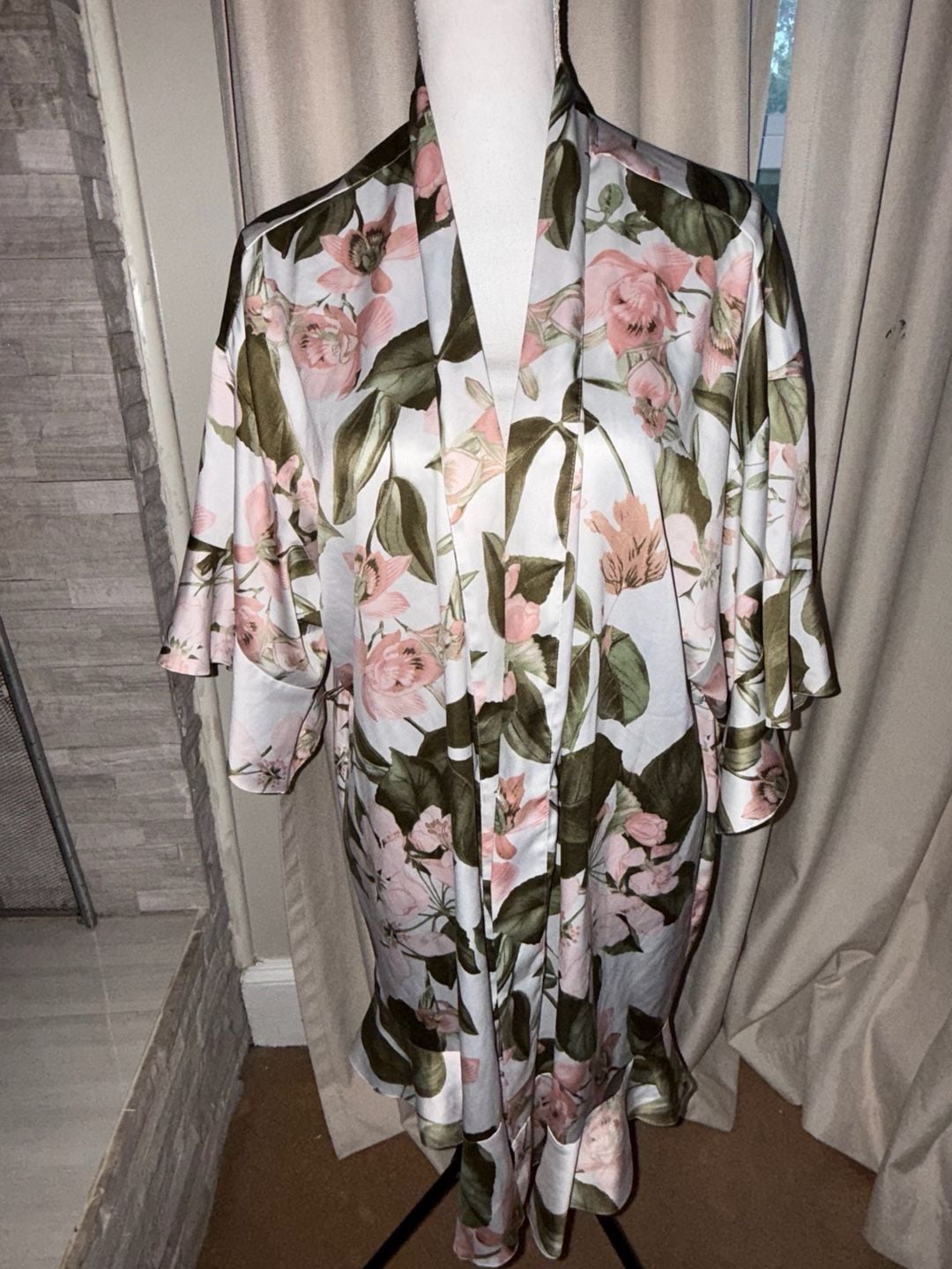 Victoria's Secret Here Comes The Bride Floral Satin Robe Size M/L 1
