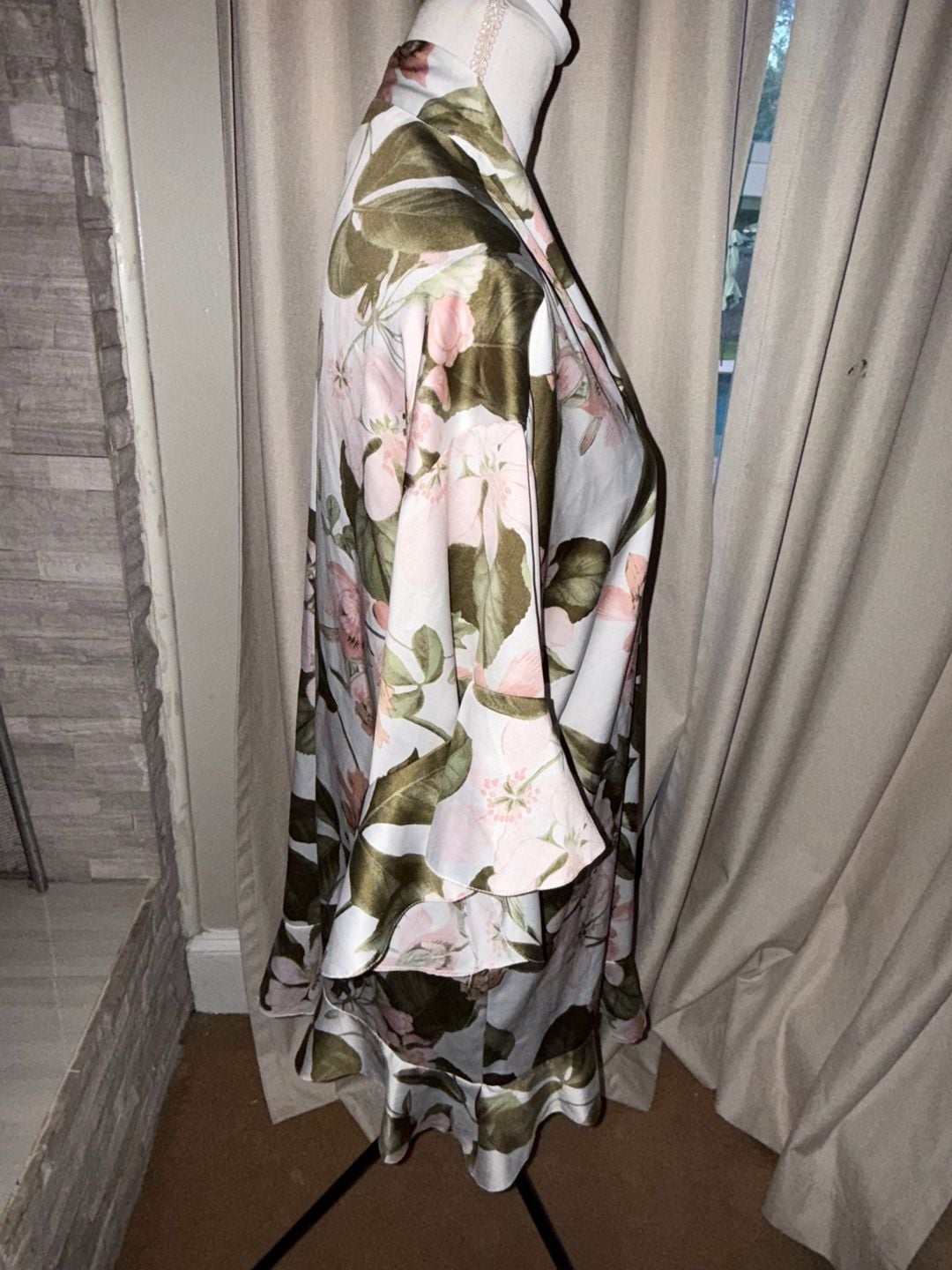 Victoria's Secret Here Comes The Bride Floral Satin Robe Size M/L 2