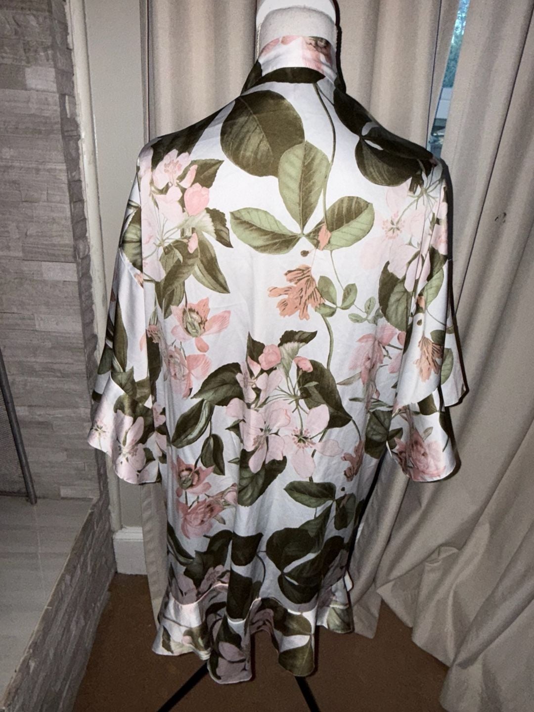 Victoria's Secret Here Comes The Bride Floral Satin Robe Size M/L 3