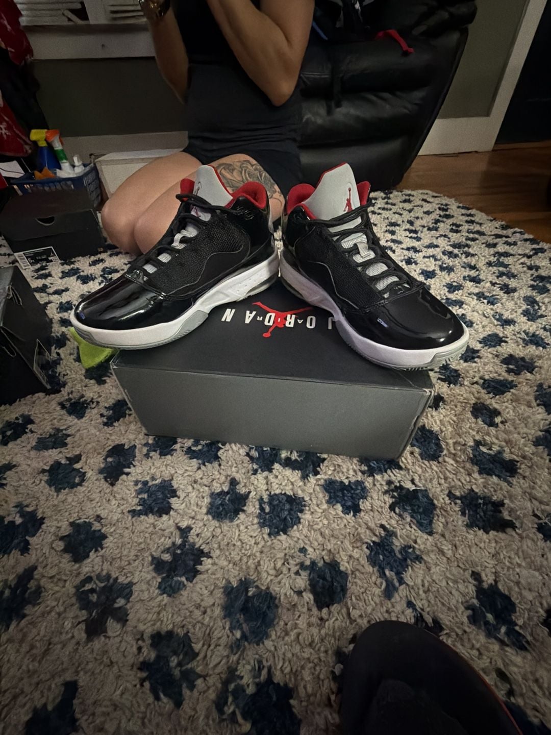 Jordan Max Aura 2 Size 7 youth Black Cement Gym Red 6