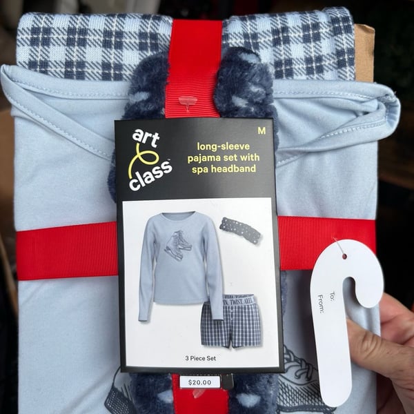 Art Class Long-Sleeve Pajama Set Size M Blue Ice Skating