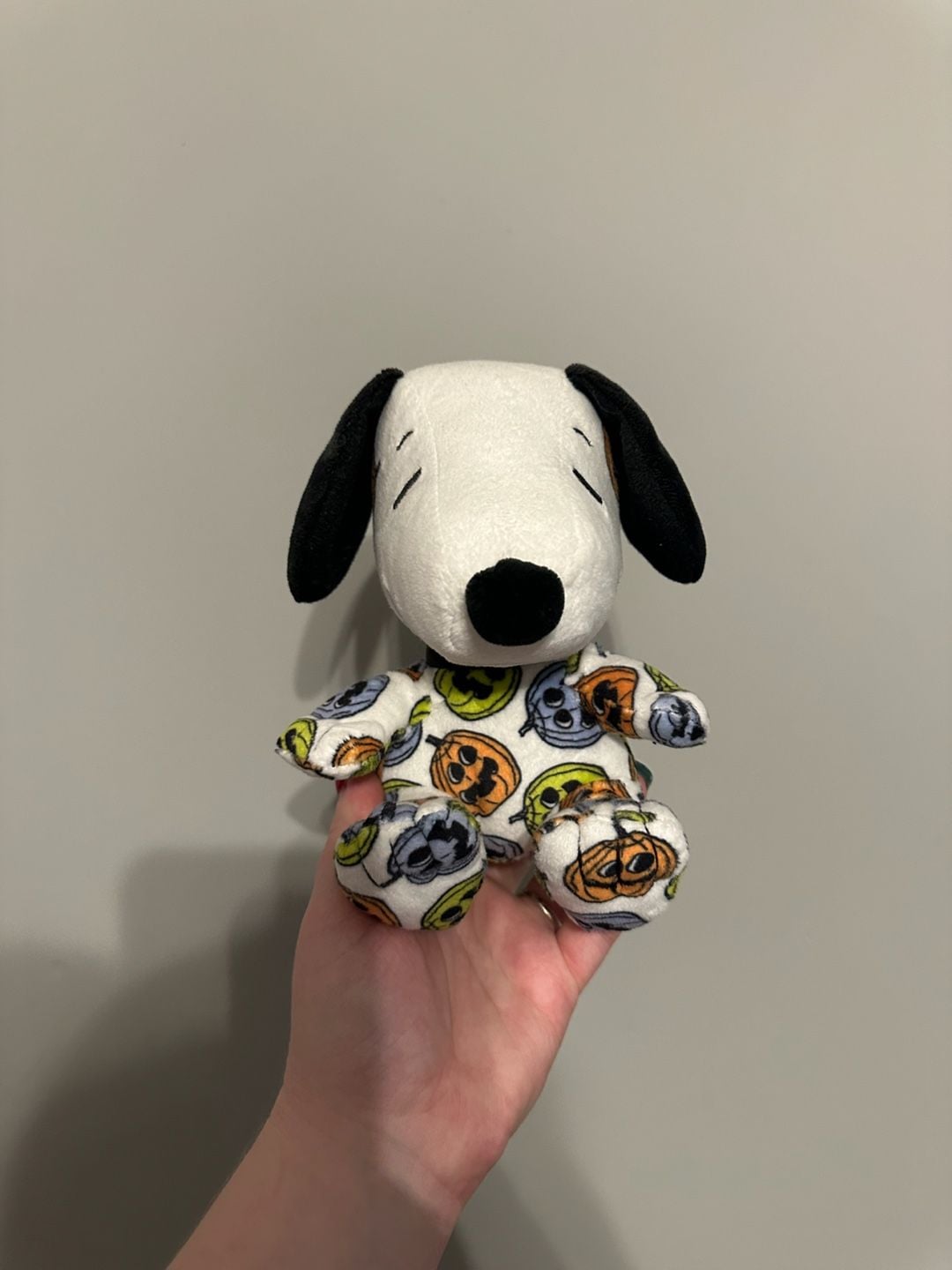 Peanuts Snoopy Halloween Jack-O-Lantern Pumpkin Floppy Plush 1