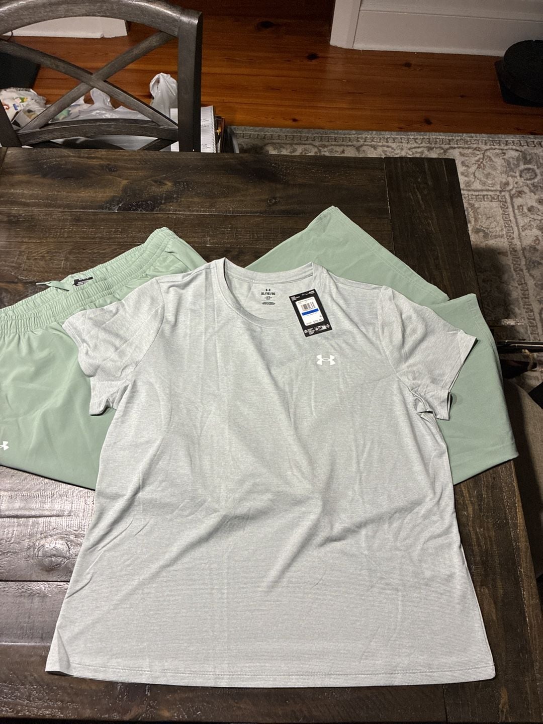 NEW Under Armour Tech Bubble SSC Size XL Gray Short Sleeve Shirt And Size L Pants Set 2