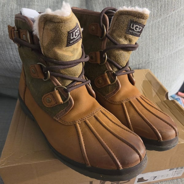 UGG