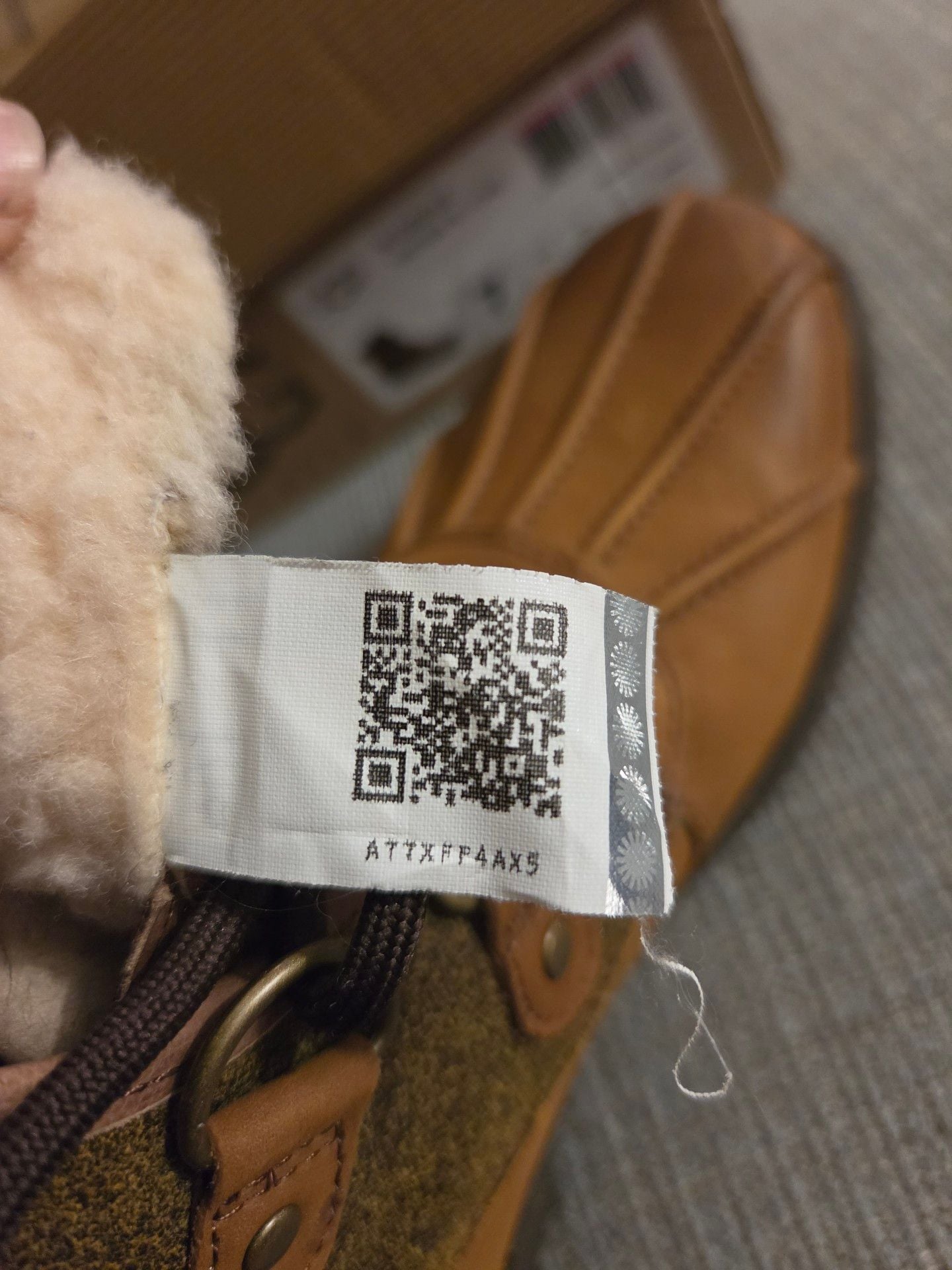 UGG 5