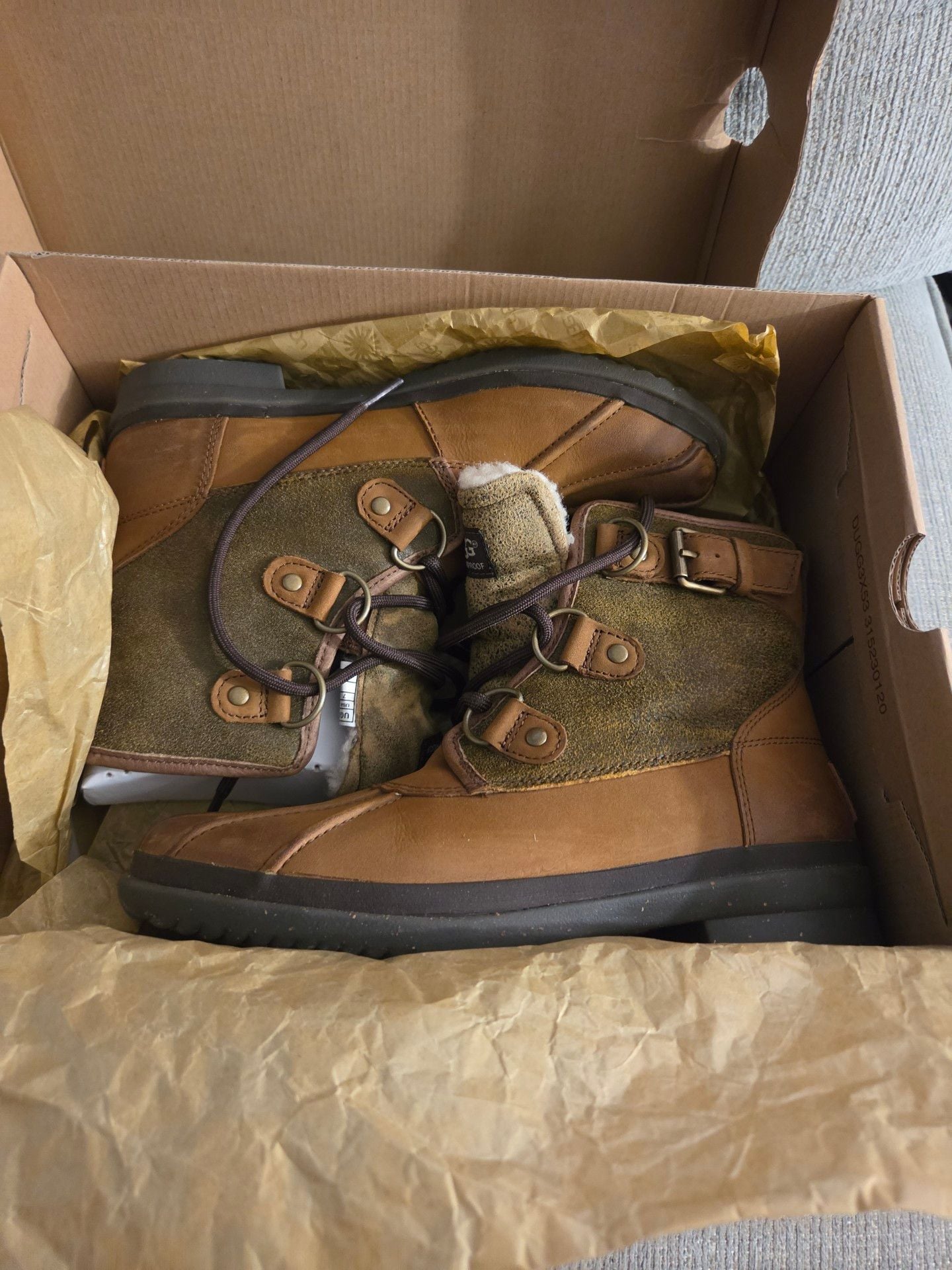 UGG 7