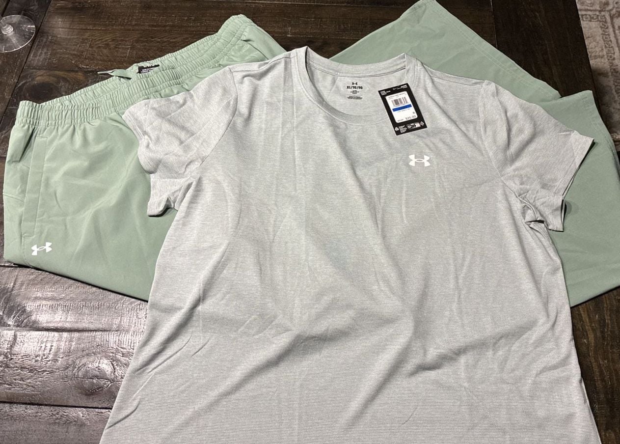 NEW Under Armour Tech Bubble SSC Size XL Gray Short Sleeve Shirt And Size L Pants Set 1