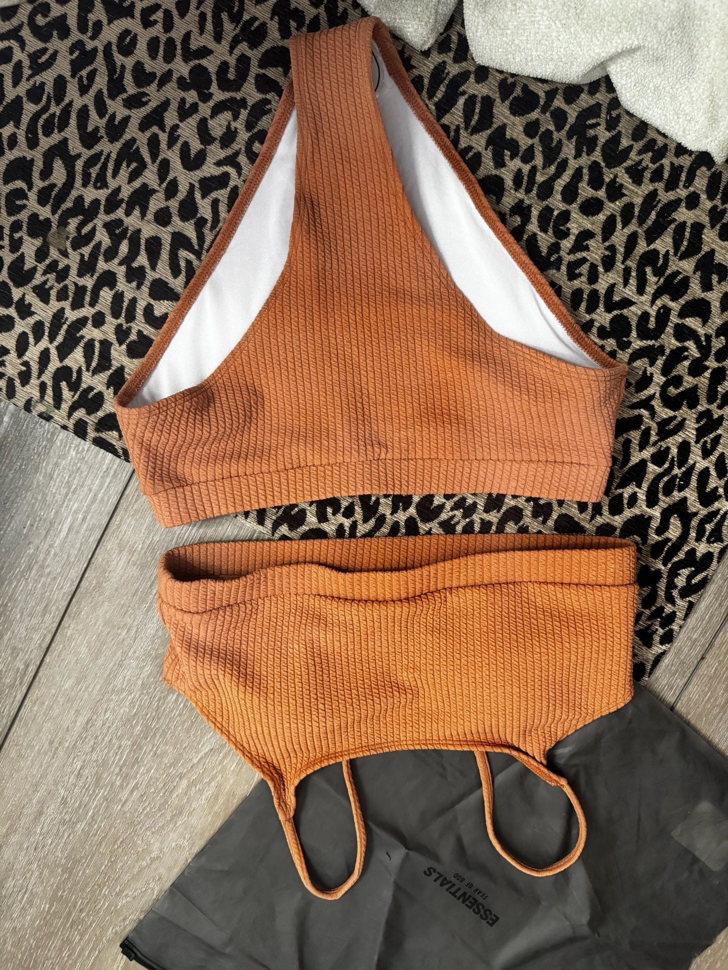 Good American Always Fits Scoop Neck Bikini Top Orange Cream 1