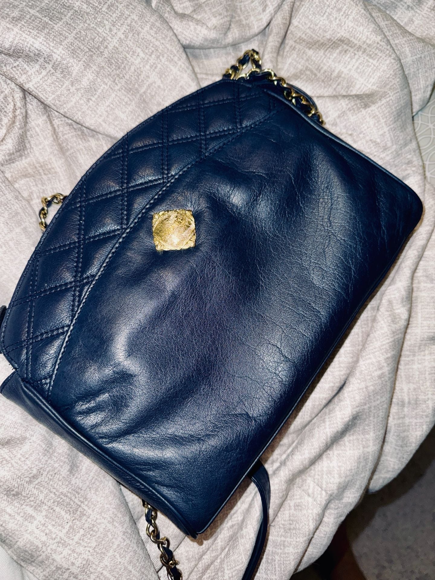 Vintage Monet Quilted Leather Crossbody Shoulder Bag Blue Gold Chain 4