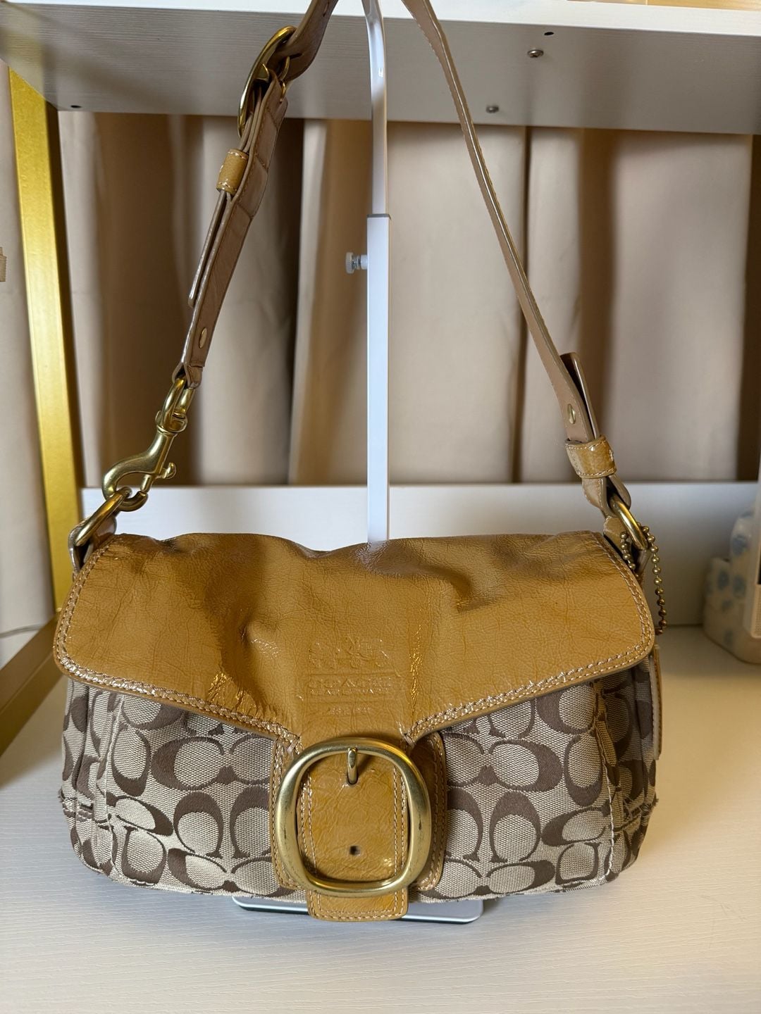Coach Hamptons Signature Buckle Flap Shoulder Bag Brown Patent Leather 2