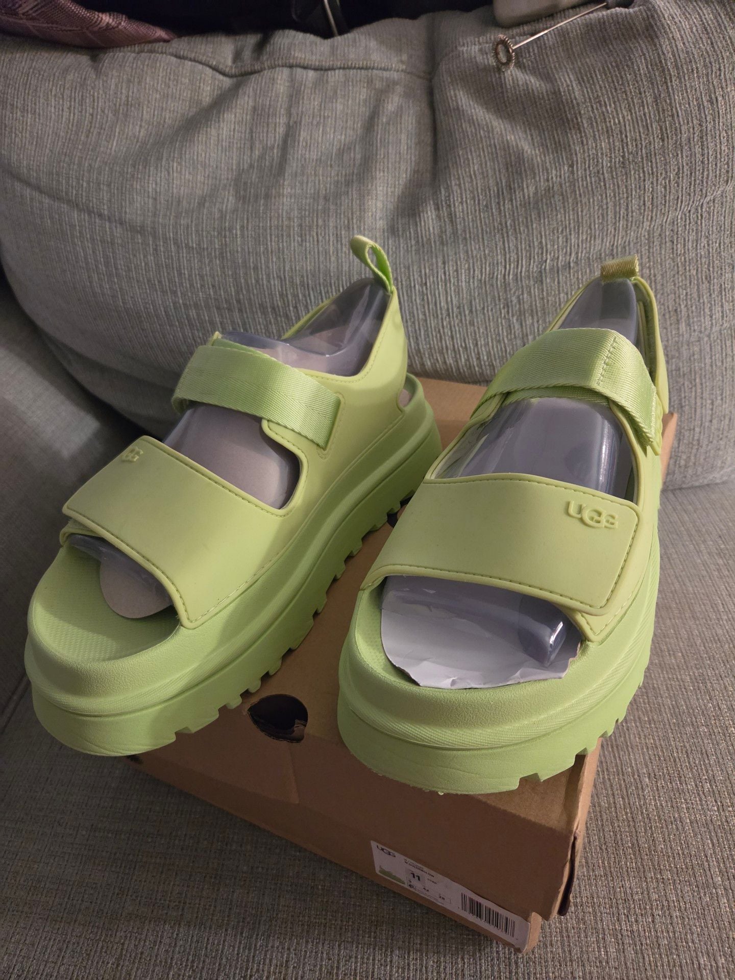 UGG GoldenGlow Sandal Size 11 Chartreuse Green New with Box 2
