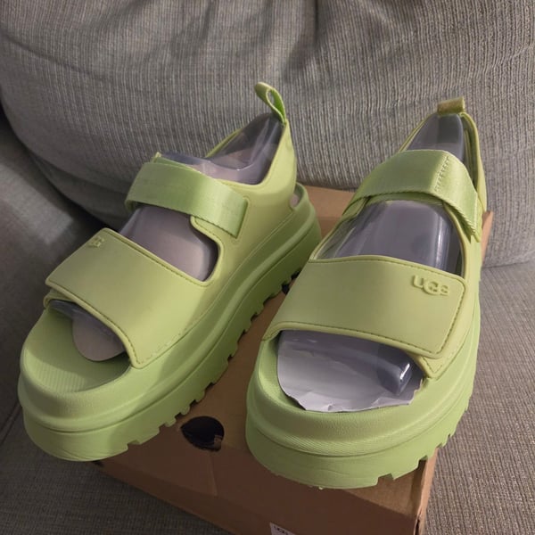 UGG GoldenGlow Sandal Size 11 Chartreuse Green New with Box