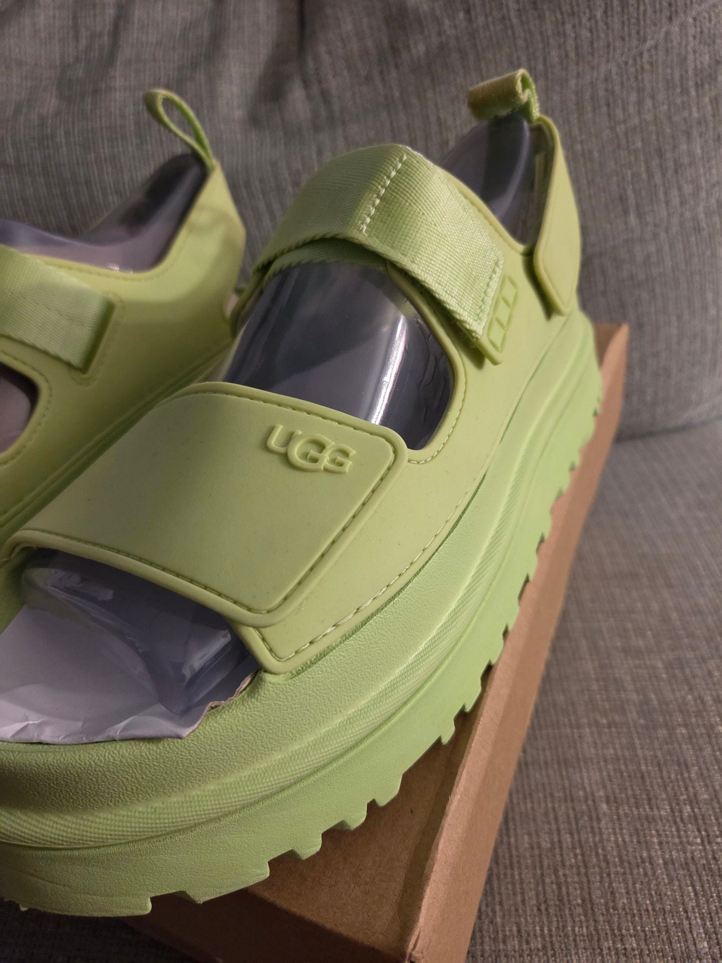 UGG GoldenGlow Sandal Size 11 Chartreuse Green New with Box 3