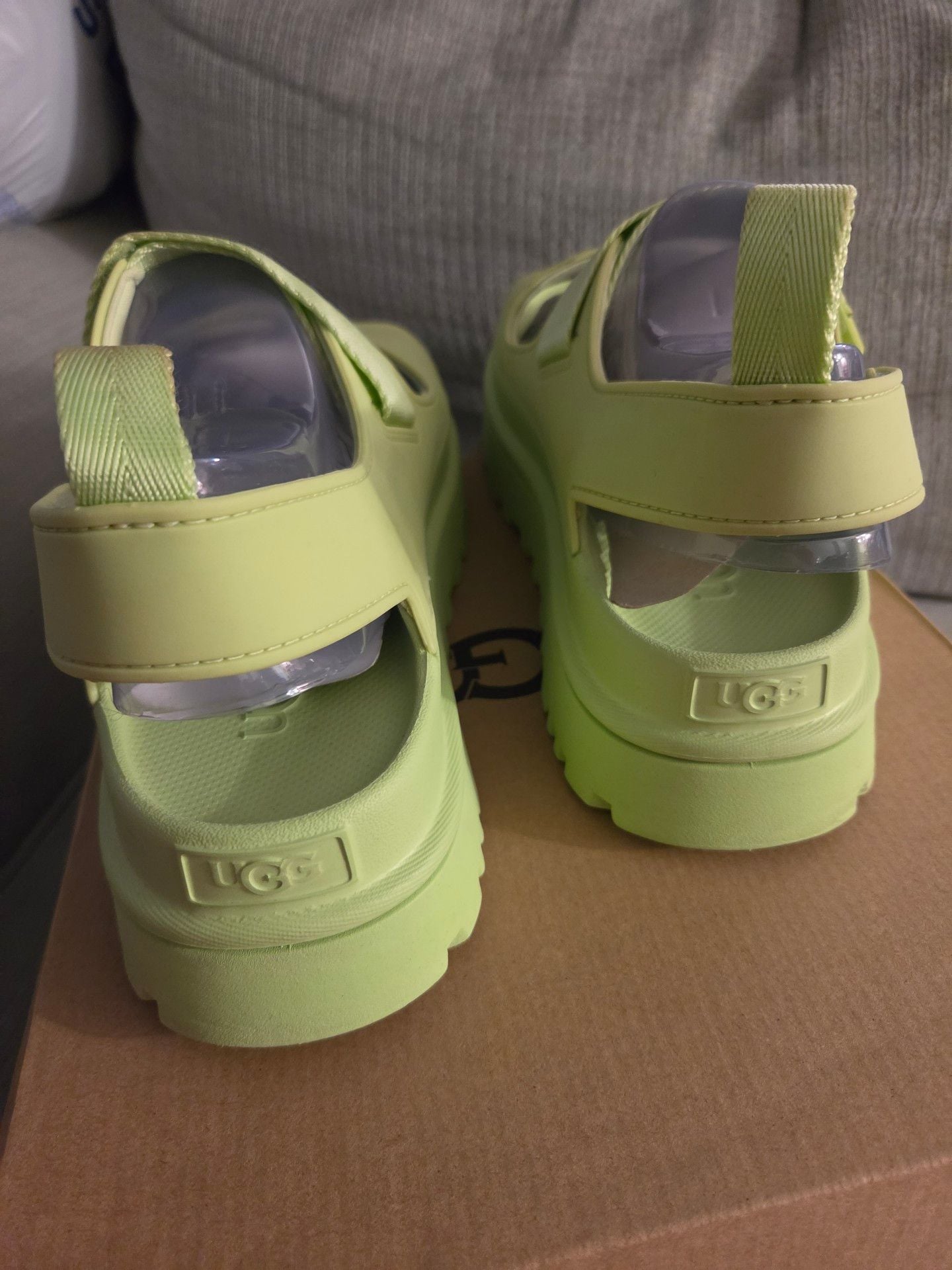 UGG GoldenGlow Sandal Size 11 Chartreuse Green New with Box 4